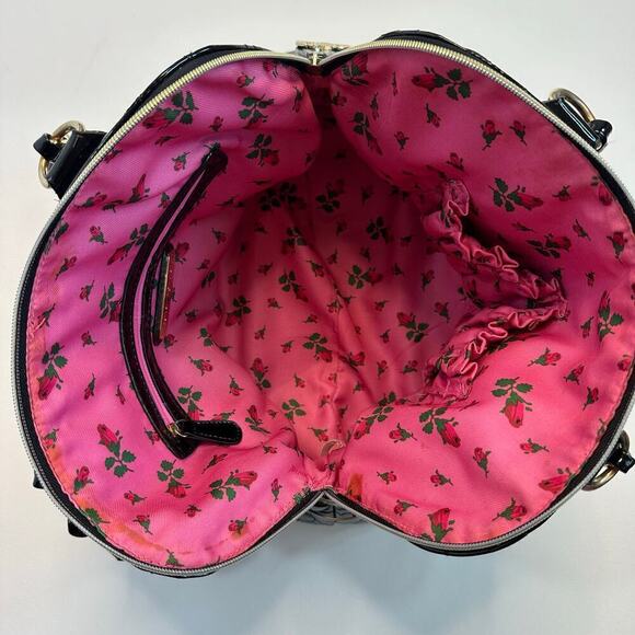 Vintage Y2K Betsey Johnson Black Patent Leather Quilted Handbag - Picture 7 of 8